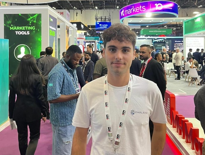 Il cuneese Giacomo Simon conquista la Forex Expo di Dubai con PhalaxAI, piattaforma di cybersecurity Il cuneese Giacomo Simon conquista la Forex Expo di Dubai con PhalaxAI, piattaforma di cybersecurity