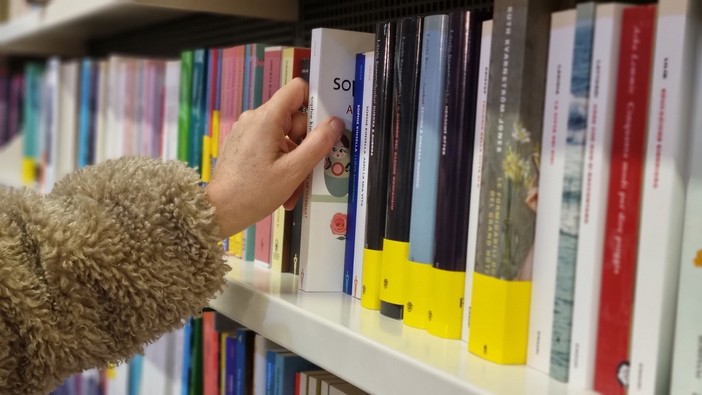 Buon anno dal Caffè letterario di Albedo, pieno di felicità e splendide letture