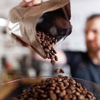 Aroma e fragranza del caffè: come preservarne la qualità dopo la tostatura