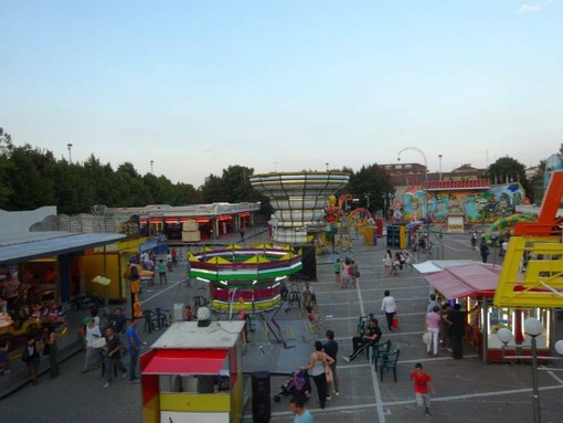 Bra, in piazza Spreitenbach torna il Luna Park