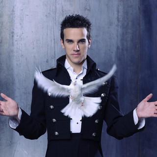 Ad Alba il one man show di Luca Bono, L’Illusionista, diretto da Arturo Brachetti