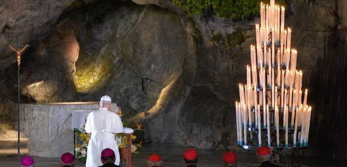 Schegge di luce: pensieri sui Vangeli festivi a cura di Silvia Gullino Schegge di luce: pensieri sui Vangeli festivi a cura di Silvia Gullino