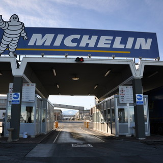Turni ridotti, ma niente cassa né stop in vista alla Michelin di Cuneo