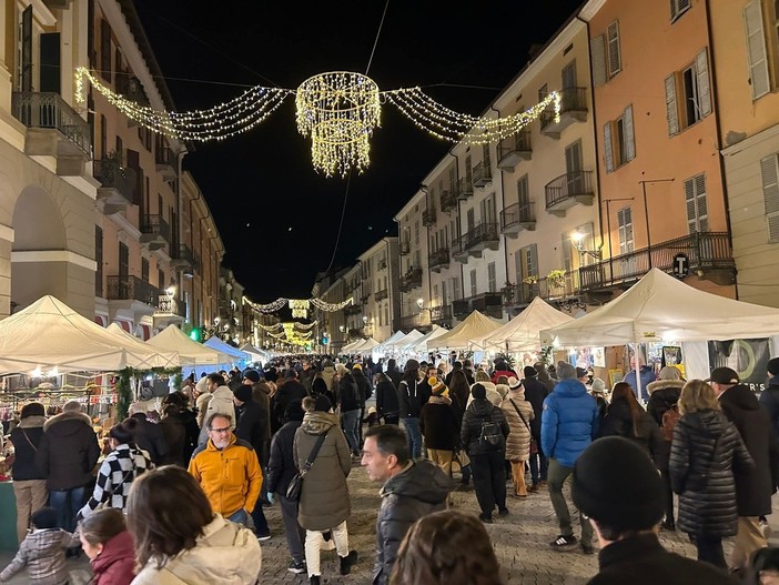 Tornano sabato a Cuneo i mercatini di Natale Tornano sabato a Cuneo i mercatini di Natale