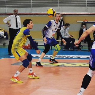 Volley maschile A3 - Il Monge Gerbaudo cade al tie-break con la Geetit Bologna