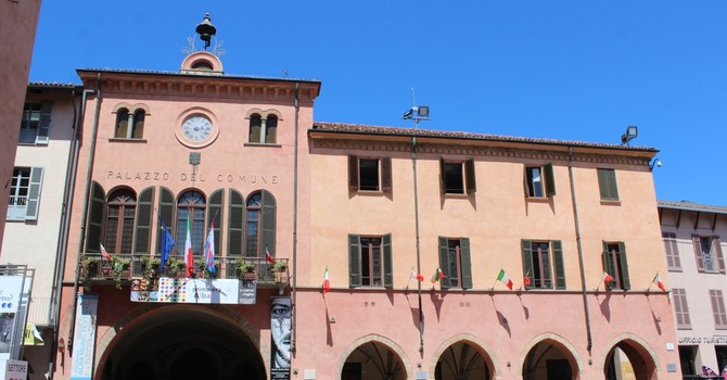 Alba, si dimette il capo di gabinetto Guastini: centrodestra all'attacco Alba, si dimette il capo di gabinetto Guastini: centrodestra all'attacco