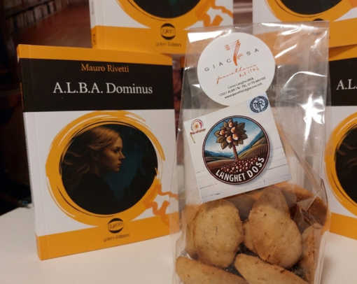 Mauro Rivetti, l’autore che ribalta le regole del gioco: dai noir delle Langhe ai dolci d’autore