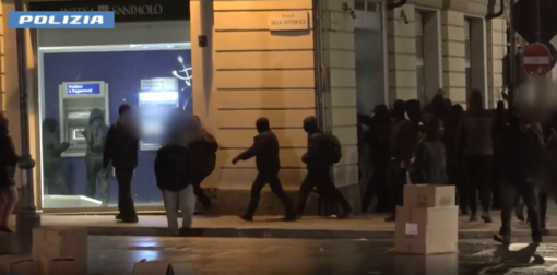 Caso Cospito: blitz contro gli anarchici. Diciotto misure cautelari e 75 indagati in tutta Italia [FOTO E VIDEO]