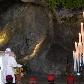 Schegge di luce: pensieri sui Vangeli festivi a cura di Silvia Gullino