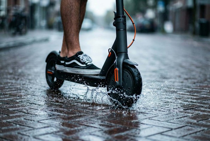 Targhino per i monopattini elettrici: dal 16 maggio scatta l'obbligo
