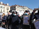 Protesta degli ambulanti a Cuneo: &quot;Basta, ci facciano lavorare. Vorremmo vedere un politico vivere con quello che ci hanno dato&quot; [VIDEO E FOTO]