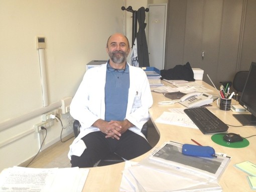 Marco Lorenzi, direttore del Servizio di Immunoematologia e Trasfusionale di Cuneo: &quot;Chiamate il centro trasfusionale e prenotate. Donare il sangue in ospedale è sicuro&quot;
