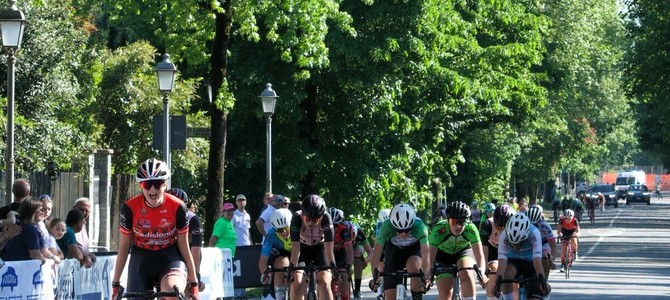 CICLISMO / Nicole Bracco firma il tris al criterium Liberazione di Crema