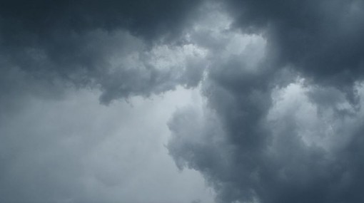 METEO / Ondata di calore, respiro serale e temporali alpini: i due volti dell'estate nel Nord-Ovest METEO / Ondata di calore, respiro serale e temporali alpini: i due volti dell'estate nel Nord-Ovest