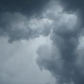 METEO / Ondata di calore, respiro serale e temporali alpini: i due volti dell'estate nel Nord-Ovest