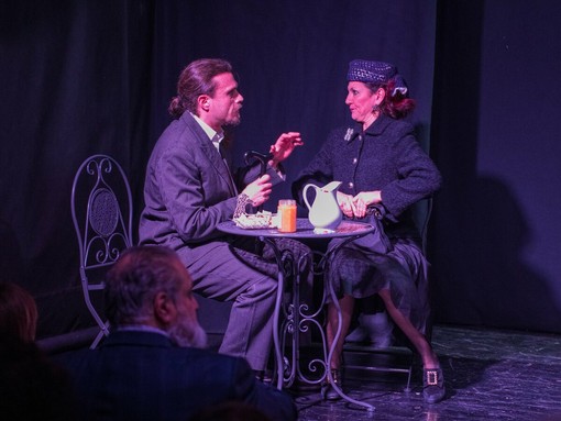 Al Teatro Comunale di Monforte domenica va in scena "Nostra Dea": identità e apparenze in commedia