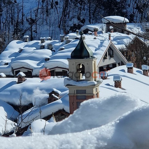 Neve sui tetti di Limone Piemonte