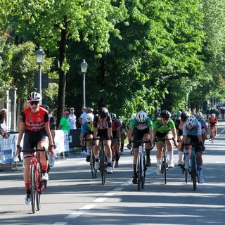 CICLISMO / Nicole Bracco firma il tris al criterium Liberazione di Crema