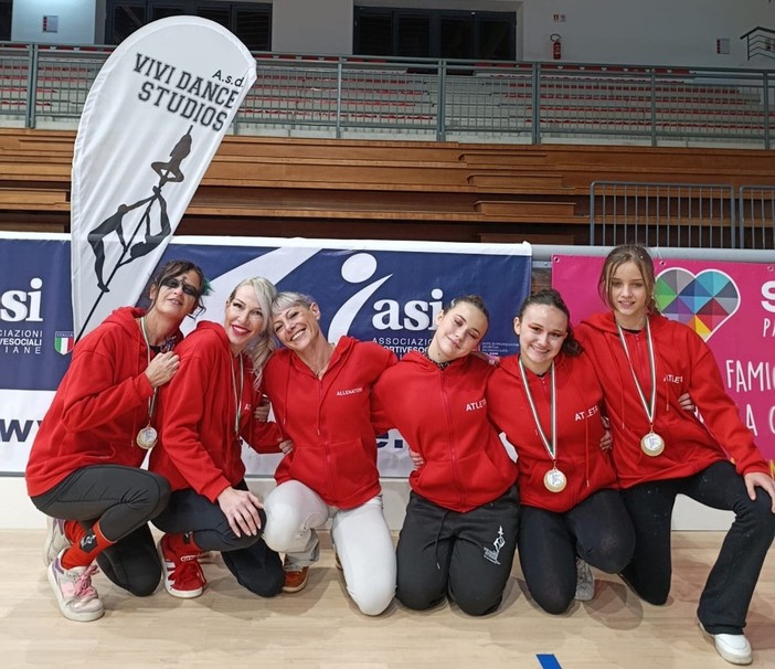 GINNASTICA / Quattro ori per le cuneesi della Vivi Dance Studio di Cuneo agli Italiani di Tivoli GINNASTICA / Quattro ori per le cuneesi della Vivi Dance Studio di Cuneo agli Italiani di Tivoli