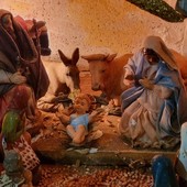 Particolare della Natività nel presepe della famiglia Fissore, visitabile in via Pollenzo a Bra