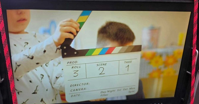Ad Alba il cinema si fa in classe: i bambini delle scuole Rodari e Montessori diventano troupe cinematografica per due cortometraggi originali