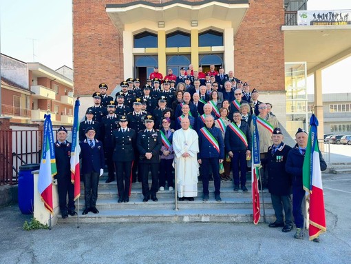 I Carabinieri di Bra al precetto pasquale nella chiesa dell'istituto Salesiano San Domenico Savio
