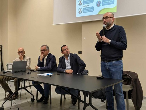 Luca Robaldo in uno degli incontri svolti dall'associazione nei mesi scorsi Luca Robaldo in uno degli incontri svolti dall'associazione nei mesi scorsi