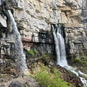 La forza e la maestosità del Pis del Pesio, la cascata nel cuore del Parco del Marguareis [VIDEO]