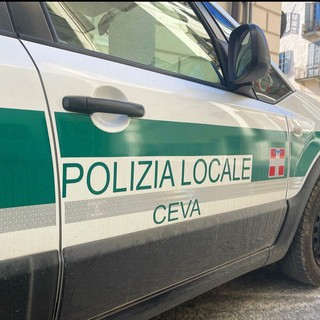 Abbandona rifiuti e urina per strada: individuato e sanzionato a Ceva Abbandona rifiuti e urina per strada: individuato e sanzionato a Ceva