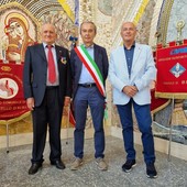 I presidenti di Avis e Fidas, Armando Verrua e Tommaso Allocco, con il sindaco di Bra, Gianni Fogliato