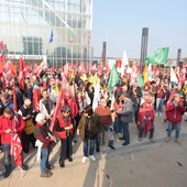 Davanti alla Regione per salvare il trasporto pubblico: "Più assunzioni e più mezzi per un servizio dignitoso"