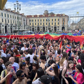 Tremila persone a Cuneo per il Pride, l'evento che celebra l'orgoglio LGBTQIA+