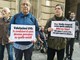 "Rette RSA a nostro carico e assistenza a casa negata": protesta dei famigliari davanti a Palazzo Lascaris "Rette RSA a nostro carico e assistenza a casa negata": protesta dei famigliari davanti a Palazzo Lascaris