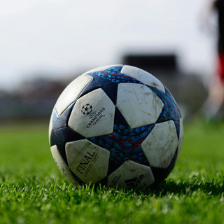 Sport e inclusione: a Bra rinasce il campo da calcio di via Brizio