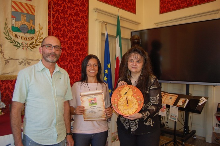 Nella foto la premiazione di Mauro Giordano e Francesca Digiglio per il libro “Pellegrini sulla Strada di Santiago” (Primalpe editore, 2022)