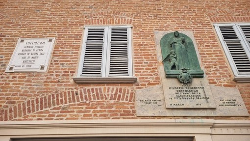 Un particolare della casa natale del Cottolengo, a Bra