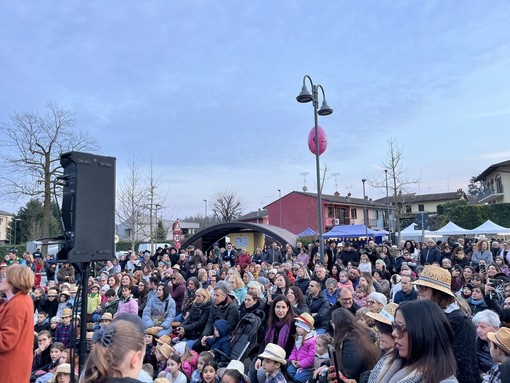Canti, raviole e bambini in costume: Monticello d'Alba torna a battere il cuore del Roero Canti, raviole e bambini in costume: Monticello d'Alba torna a battere il cuore del Roero