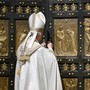 Leone XIV chiude la Porta Santa della basilica di San Pietro (foto Vatican news) Leone XIV chiude la Porta Santa della basilica di San Pietro (foto Vatican news)
