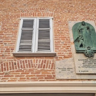 Un particolare della casa natale del Cottolengo, a Bra