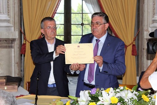 Il giornalista e capo della Giuria Gian Mario Ricciardi insieme al presidente nonché fondatore del Premio Internazionale Giovanni Negro