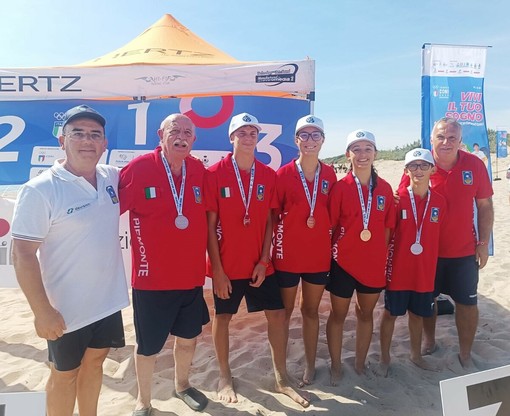 Nella foto fib piemonte la delegazione del Piemonte di beach bocce Nella foto fib piemonte la delegazione del Piemonte di beach bocce