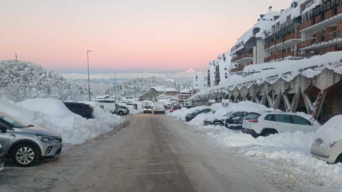 Traffico verso Prato Nevoso in tilt: anche domenica strada aperta ma con limitazioni Traffico verso Prato Nevoso in tilt: anche domenica strada aperta ma con limitazioni
