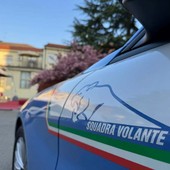 Asti, rubano capi d’abbigliamento in un negozio del centro: denunciate quattro donne