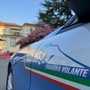 Asti, rubano capi d’abbigliamento in un negozio del centro: denunciate quattro donne