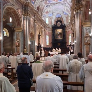 Un incontro di parroci in Cattedrale ad Alba