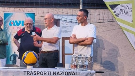 Da sinistr: Willy Rosso, il sindaco di Busca Ezio Donadio e Alessandro Mario, CEO di Falegnameria GMG