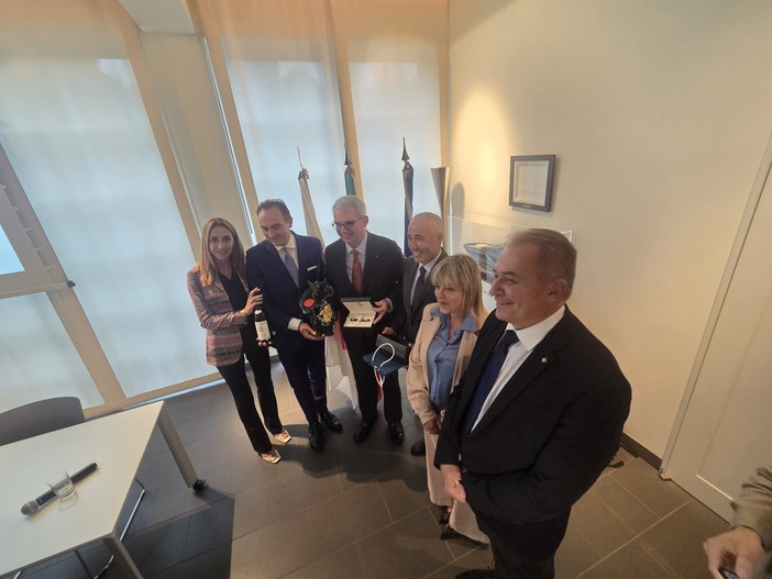 Il Piemonte lancia il patto della carne sull’asse Kobe-Carrù. Il Barolo vola in business sulle ali del Giappone