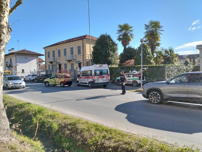 Scontro tra due veicoli a Verzuolo: un ferito lieve in via Provinciale Saluzzo Scontro tra due veicoli a Verzuolo: un ferito lieve in via Provinciale Saluzzo