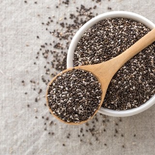 Semi di chia: impazzano sui social media, ma fanno davvero bene? Semi di chia: impazzano sui social media, ma fanno davvero bene?