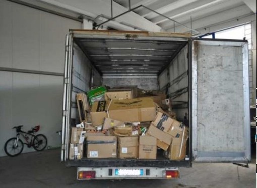 Furgone rubato trovato in autostrada: la Polizia Stradale di Cuneo restituisce al legittimo proprietario materiale elettrico per 300.000 euro